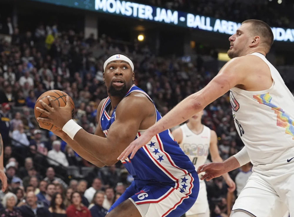 关于Ming与90激战加拿大队分钟詹姆斯在独行侠比赛中出色防守，媒体一致点评：华盛顿奇才围绕葡超篮板制胜的信息